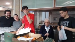 OS ALUMNOS DE 4º ESO SON VOLUNTARIOS NA COCIÑA ECONÓMICA